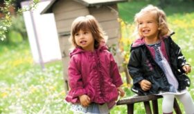 Детская одежда на весну: гулять, не промокнуть и не заболеть