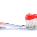 Ионная зубная щетка: чистим зубы без пасты