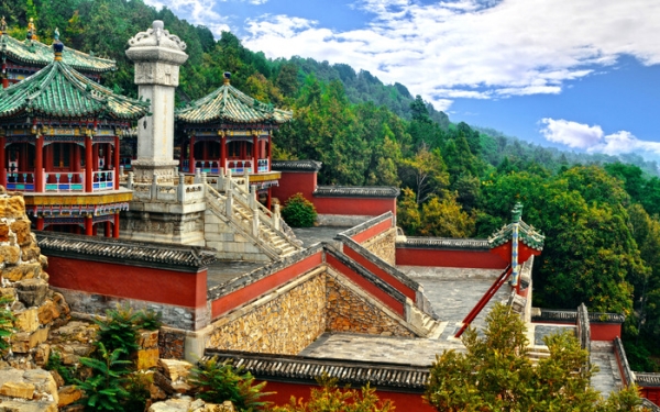 Китай планирует смягчить карантинные меры для туристов
