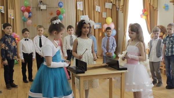Мода для маленьких принцев и принцесс: как подготовиться к выпускному балу в детском саду