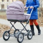 Как выбрать детскую коляску для малыша?