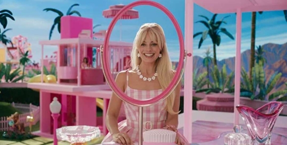 Barbie-мания: трендовый летний маникюр в розовых оттенках