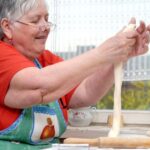 Исследование подтвердило пользу ежедневной работы по дому для рассудка пожилых